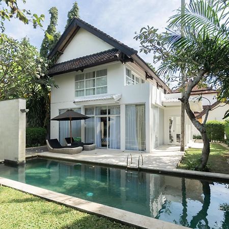 Four On Drupadi Villa Seminyak  Luaran gambar