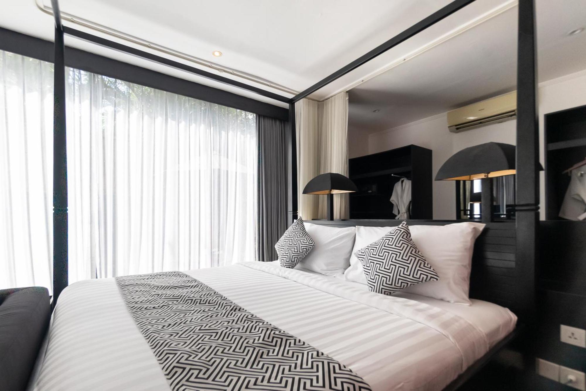 Four On Drupadi Villa Seminyak  Luaran gambar
