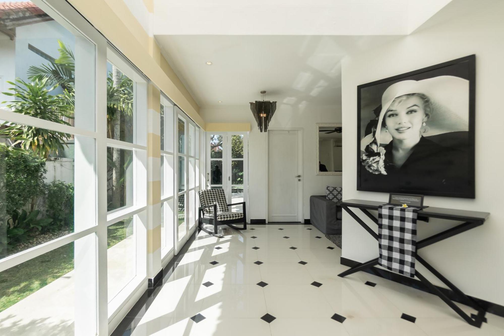 Four On Drupadi Villa Seminyak  Luaran gambar