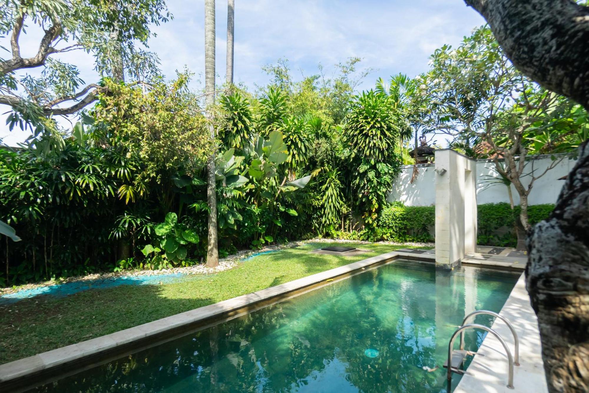 Four On Drupadi Villa Seminyak  Luaran gambar