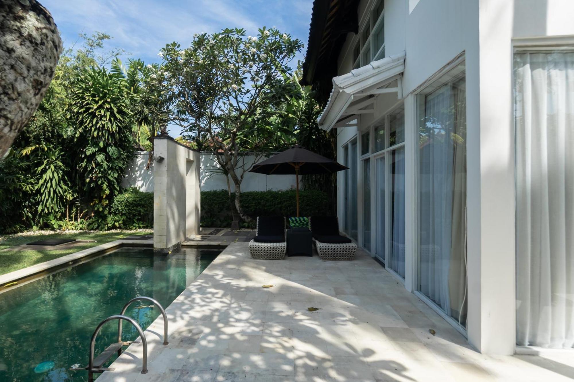 Four On Drupadi Villa Seminyak  Luaran gambar